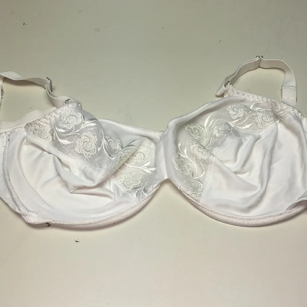 Lilyette bra 42DD Light cream color